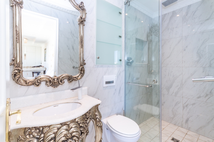 1 Bedroom Property for Sale in Sea Point Western Cape